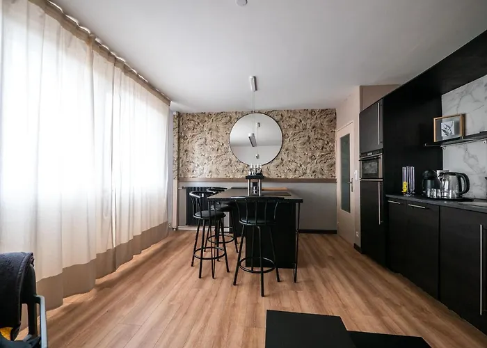 Coup De Coeur F2 Standing Design Et Parking