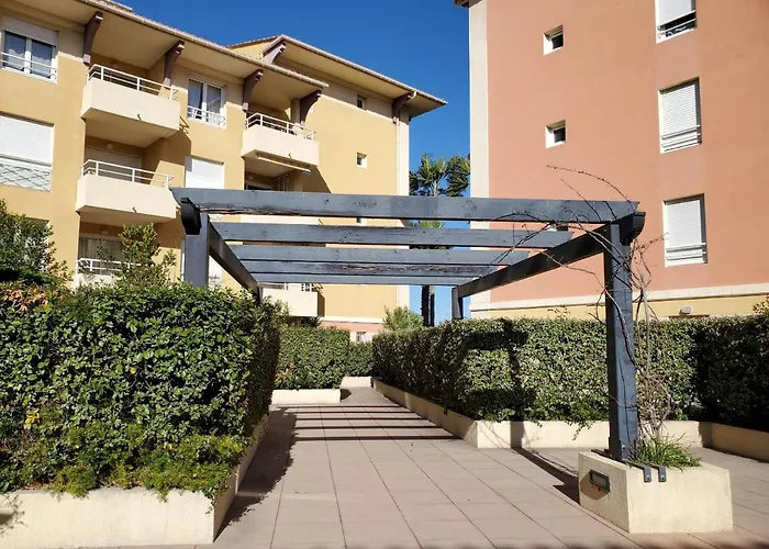 Port Frejus Rives Latines Studio Cabine 30 M2 4 Pe