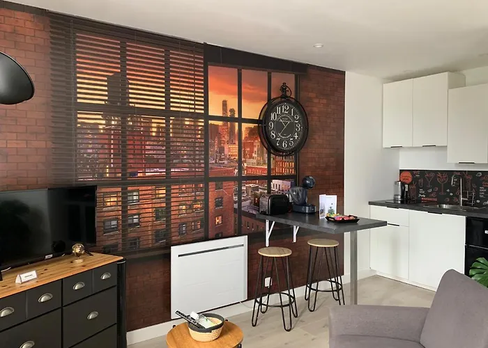 Le Petit Loft - Studio - Wifi - Coeur De Ville - Parking