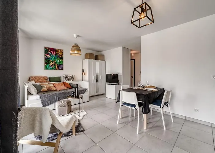 Emergence - Beau T1 pour 2 personnes balcon et garage