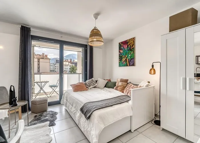 Emergence - Beau T1 pour 2 personnes balcon et garage