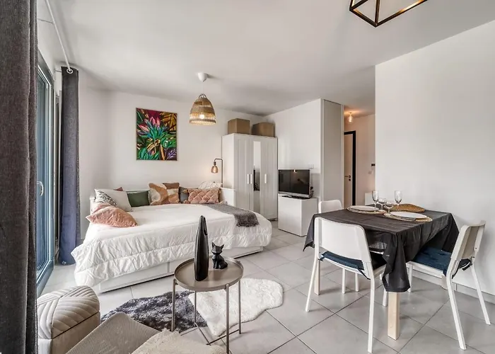Emergence - Beau T1 pour 2 personnes balcon et garage