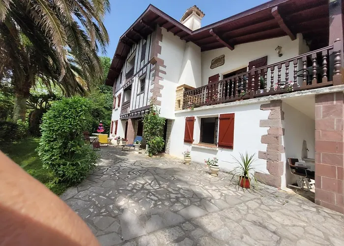 Bel appartement T4 dans maison basque