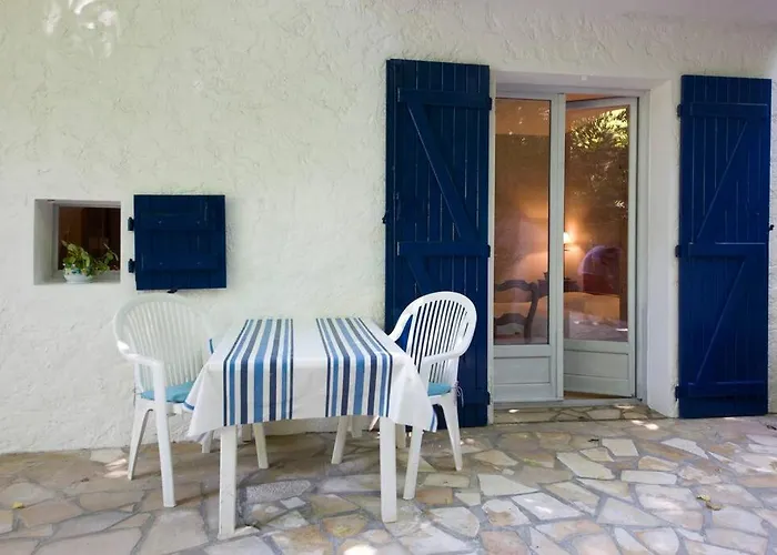 Le Cèdre Bleu