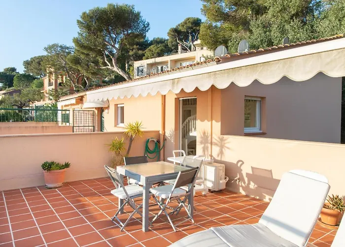Amazing Sea View Apartment With Private Close Parking