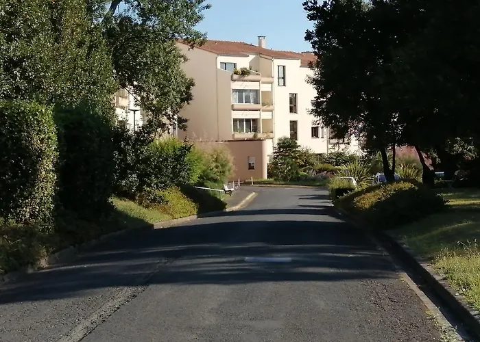 Bel Appartement En Residence "Bois Dore" Avec Piscine Et Mini Golf Prives Proche Centre Ville Et Stade Rochelais