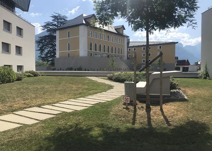 LA COSTIERE DU LAC - ANNECY - Vieille ville, Plage, Garage