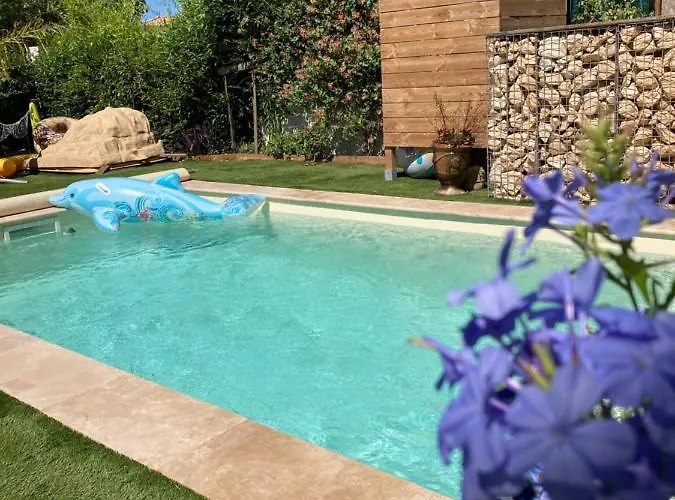 Chambre Dans Maison Avec Piscine