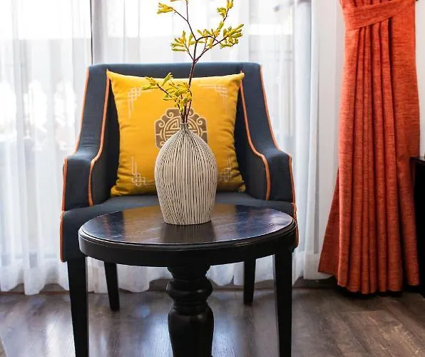 Center Silk Boutique &Travel