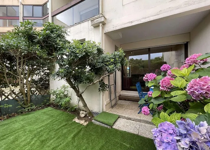 Appartement Cosy Avec Terrasse, Piscine Et Proche Plage A La Rochelle - Fr-1-246-627