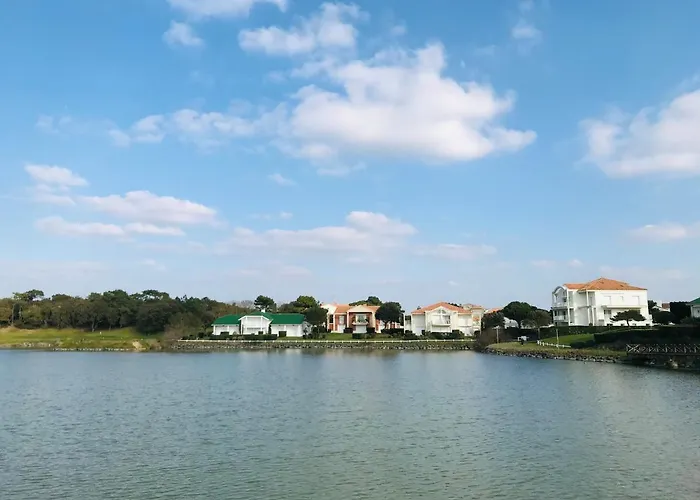 Maison du lac, golf et océan à 100m