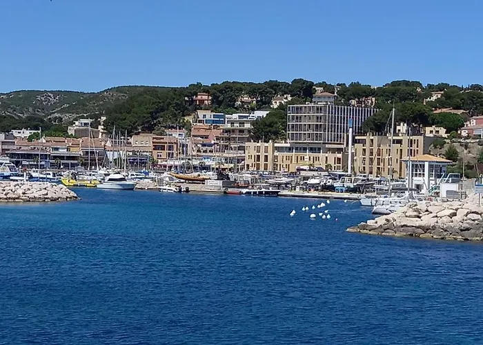 Joli Petit Studio Au Centre De Carry Le Rouet