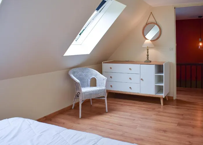 Cozy Home In Pleubian With Wifi