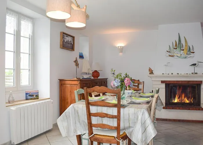 Cozy Home In Pleubian With Wifi