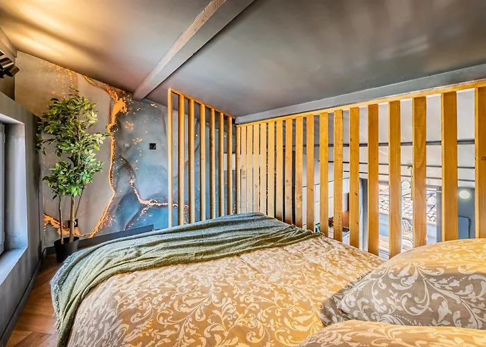 LOFT EN VILLE - Duplex Terrasse coeur historique avec vue dégagée&Parking souterrain Offert