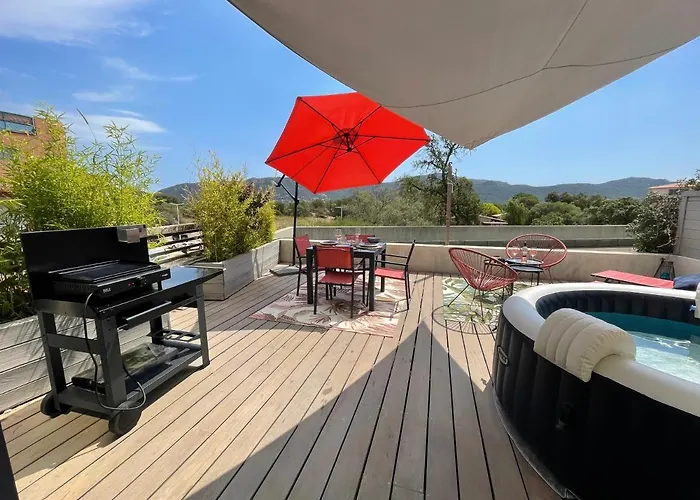 Superbe appartement sur le port, jacuzzi, piscine