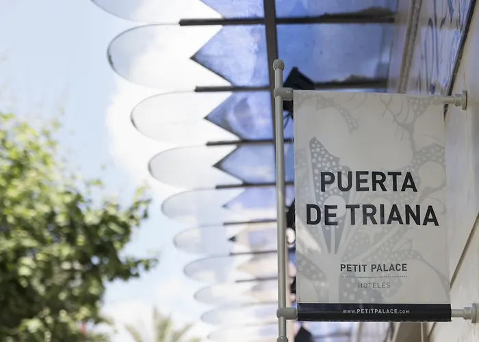 Hôtel pour familles: Petit Palace Puerta De Triana