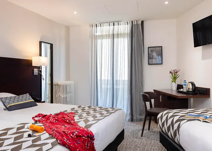 Hôtel bon marché: Hôtel Locarno Nice