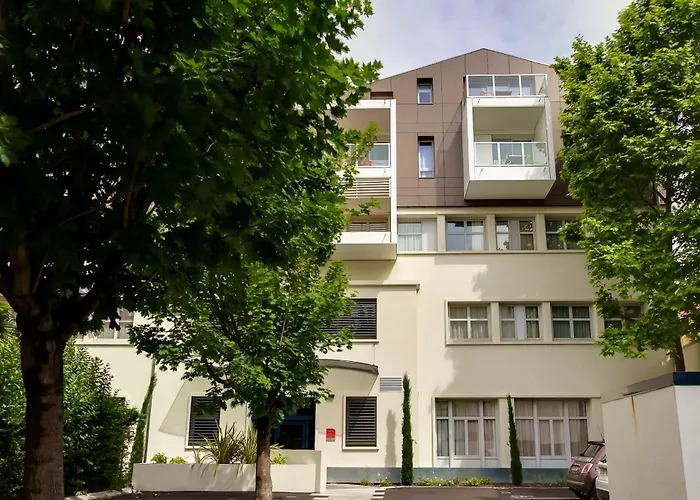 Hôtel de luxe: Privilège Appart Hôtel Saint Exupéry