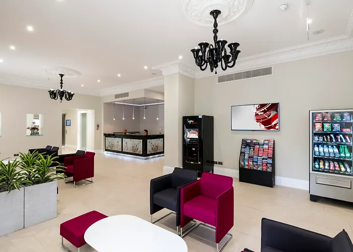 Resort: London House Hotel