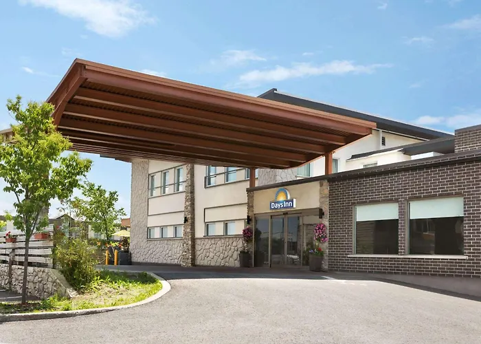 Days Inn By Wyndham East