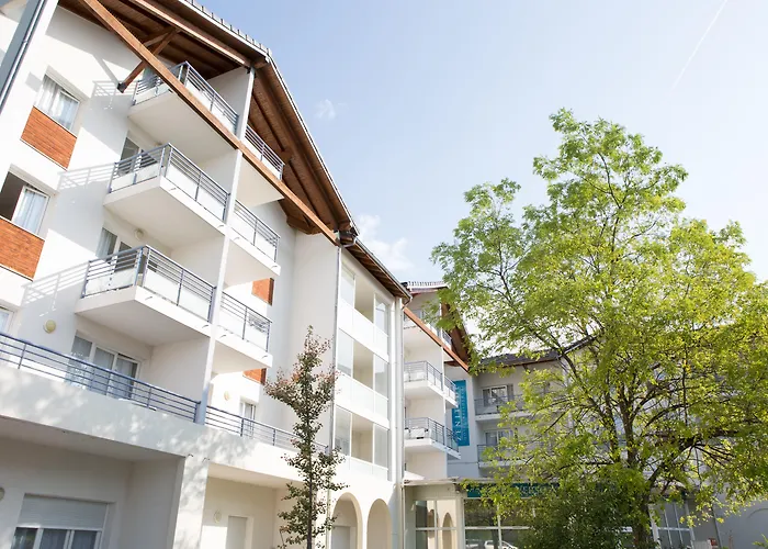 Zenitude Hôtel-Résidences La Versoix