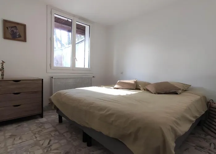 Tres Bel Emplacement Pour Cet Appartement