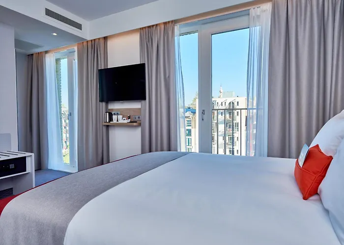 Holiday Inn Express Amsterdam - City Hall By Ihg