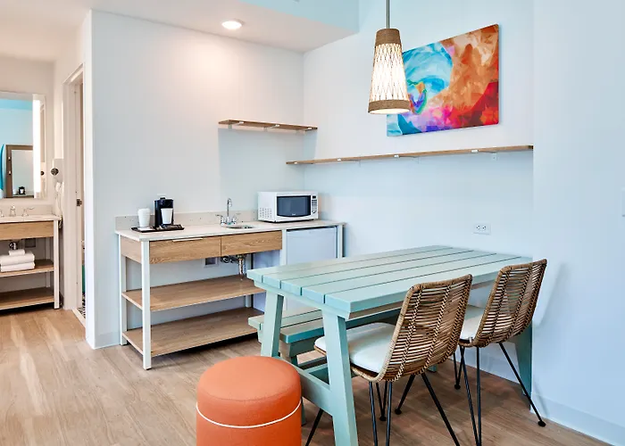 Resort: Universal'S Endless Summer Resort - Surfside Inn And Suites
