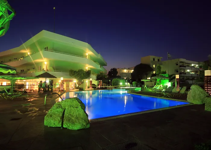 Hôtel avec piscine: Stamos Hotel