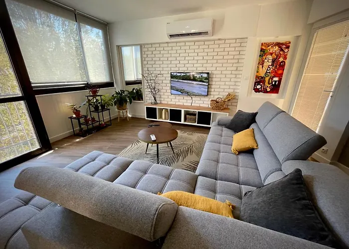 Très bel appartement central, au calme avec balnéo