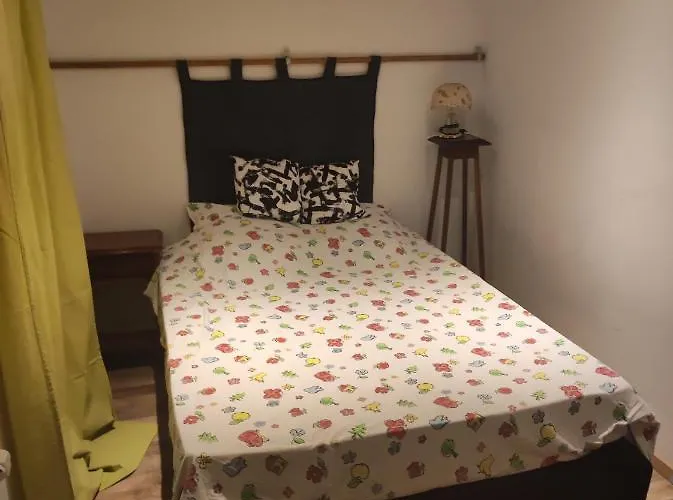 Petit Studio Au Calme Renove A Nouveau