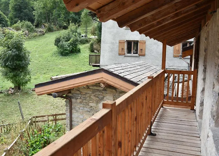 Charmante Maison de Village Rénovée - Près de Pralognan-La-Vanoise, 10 Pers, 3 Niveaux, Balcon Sud - FR-1-464-203