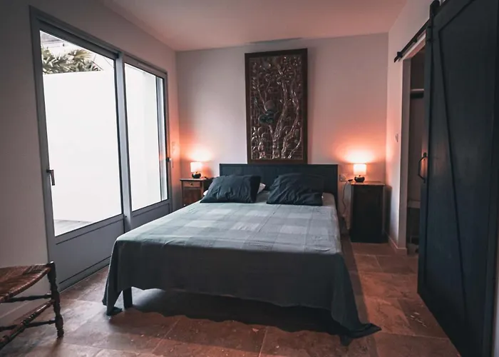 Appartement avec cour privée Centre ville Classé 4 étoiles Remparts 1