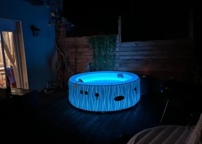 Appart Hyper Centre Nemours. Proche Gare, Jacuzzi