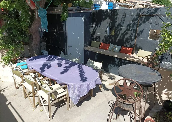 Hôtel avec piscine: La Casa De La Ciotat