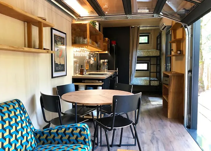 Vaimiti, cabane cosy sous les pins (50m de la plage)