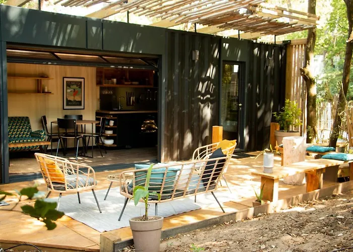 Vaimiti, cabane cosy sous les pins (50m de la plage)