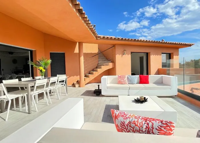 Villa Santa Giulia, vue panoramique sur la mer, 900 m de la plage