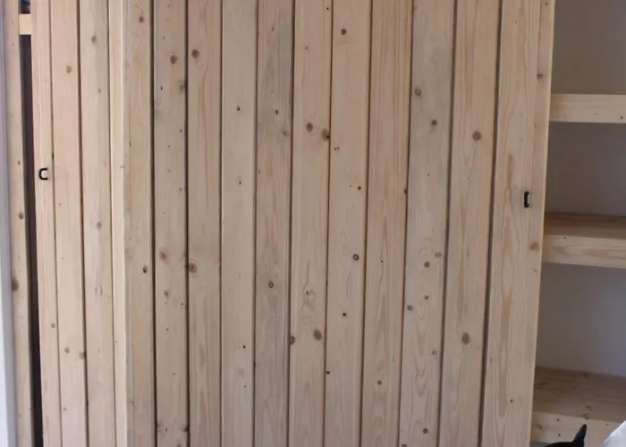 Tiny House Dans Jardin Arbore