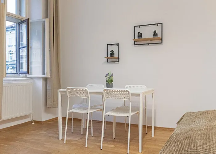 Affordable & Cozy 2-Br Flat , Near Stadthalle