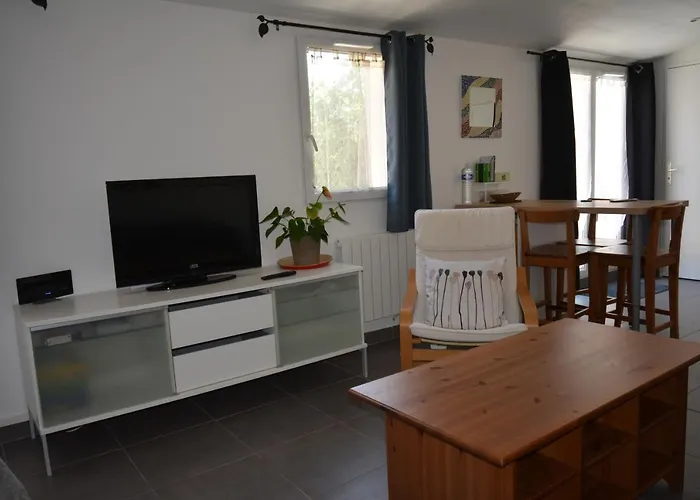 Grand studio indépendant avec jardin
