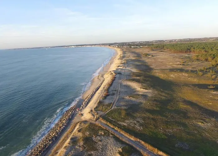 Studio Meuble A 2 Minutes A Pied De La Plage.