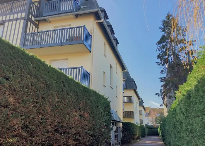 Studio proche plage balcon et parking