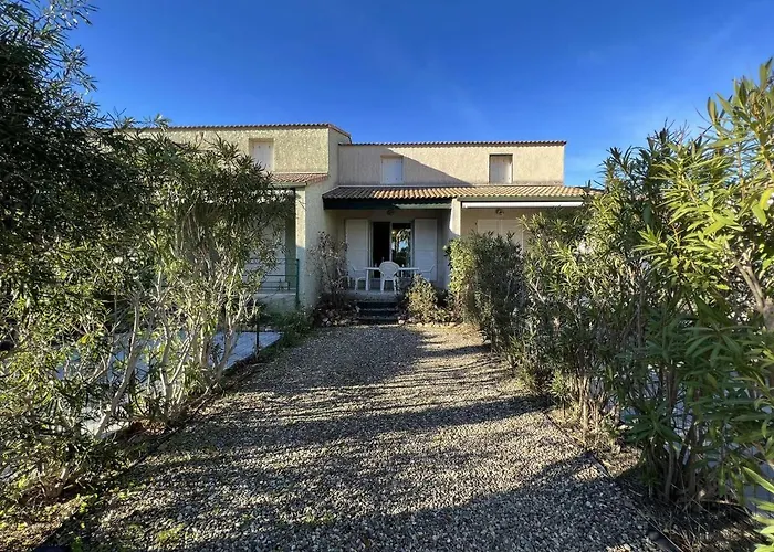 Pavillon à Valras-Plage avec Piscine, Jardinet, Proche Plage et Commerces, Capacité 6 Personnes - FR-1-701-23
