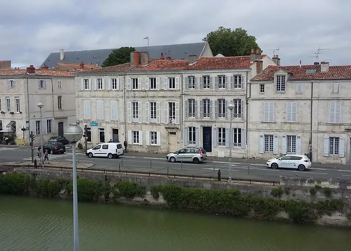 Charmant 2 Pieces Au Coeur De La Rochelle, Ideal Pour 2 Personnes - Fr-1-551-33