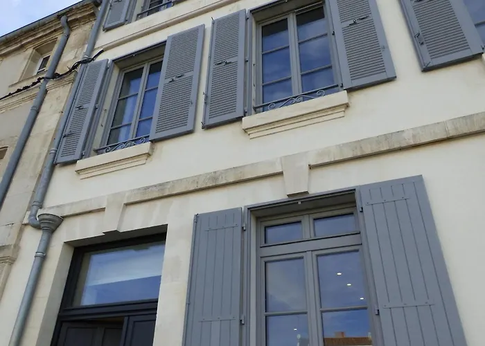 Charmant 2 Pieces Au Coeur De La Rochelle, Ideal Pour 2 Personnes - Fr-1-551-33