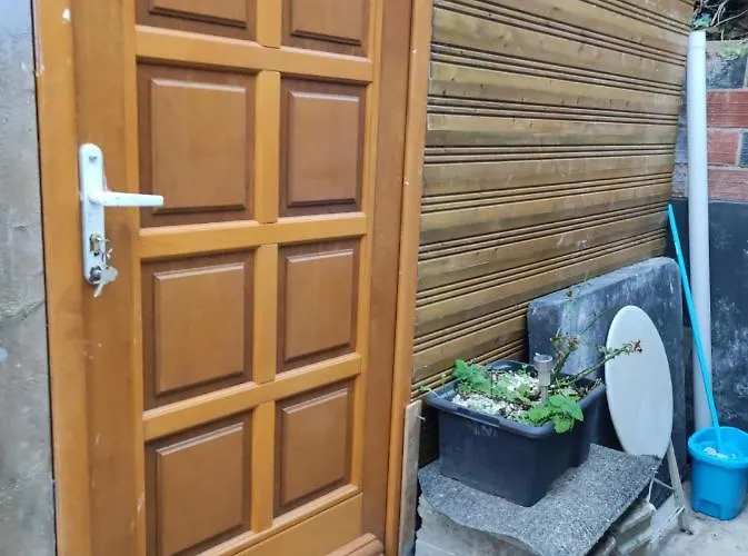 Petit Studio Au Calme Renove A Nouveau