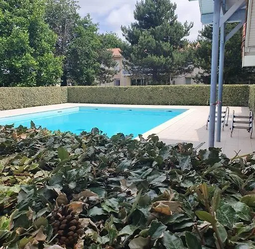 Mignon appartement en résidence avec piscine