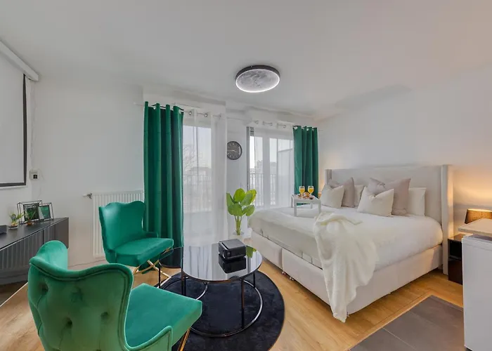 Cinéma Moon Luxury - Gare 3min - Proche Paris